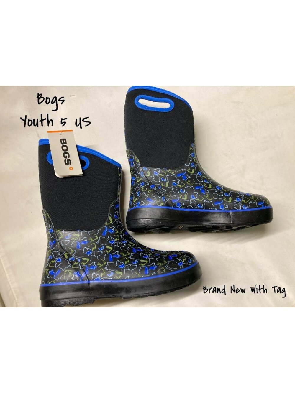 Bogs Kids Waterproof Cold Weather Boots Classic II Pets  Size 5 US New With Tag